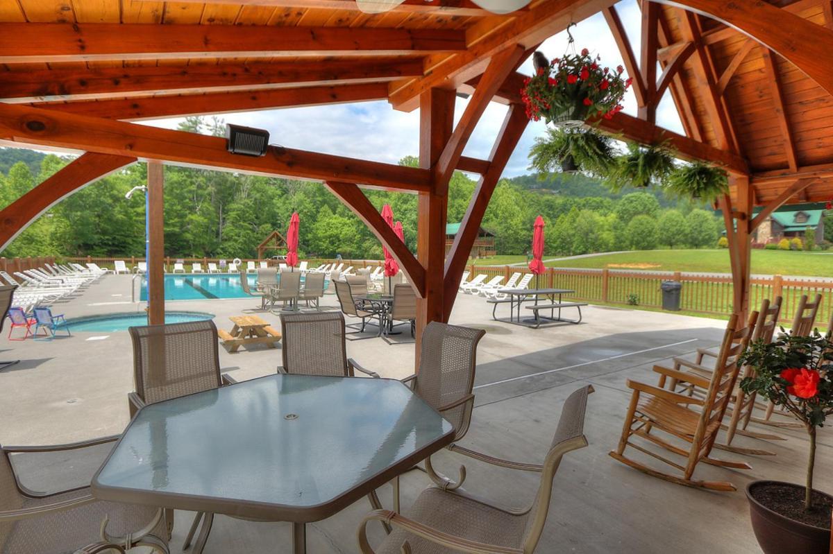 Bears Valley Inn: Attraction-Adjacent with Private Pool Club Sevierville Exterior photo