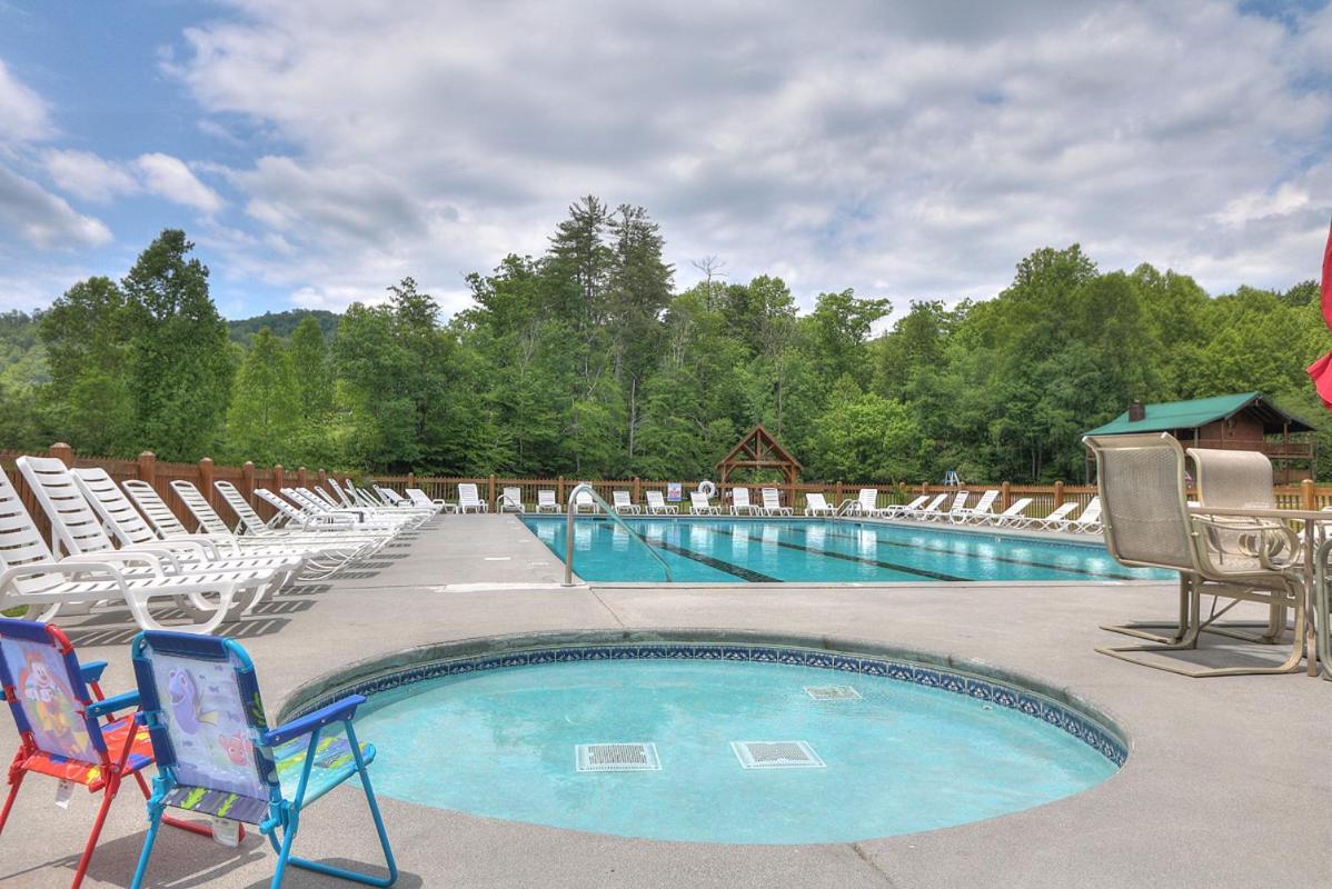 Bears Valley Inn: Attraction-Adjacent with Private Pool Club Sevierville Exterior photo